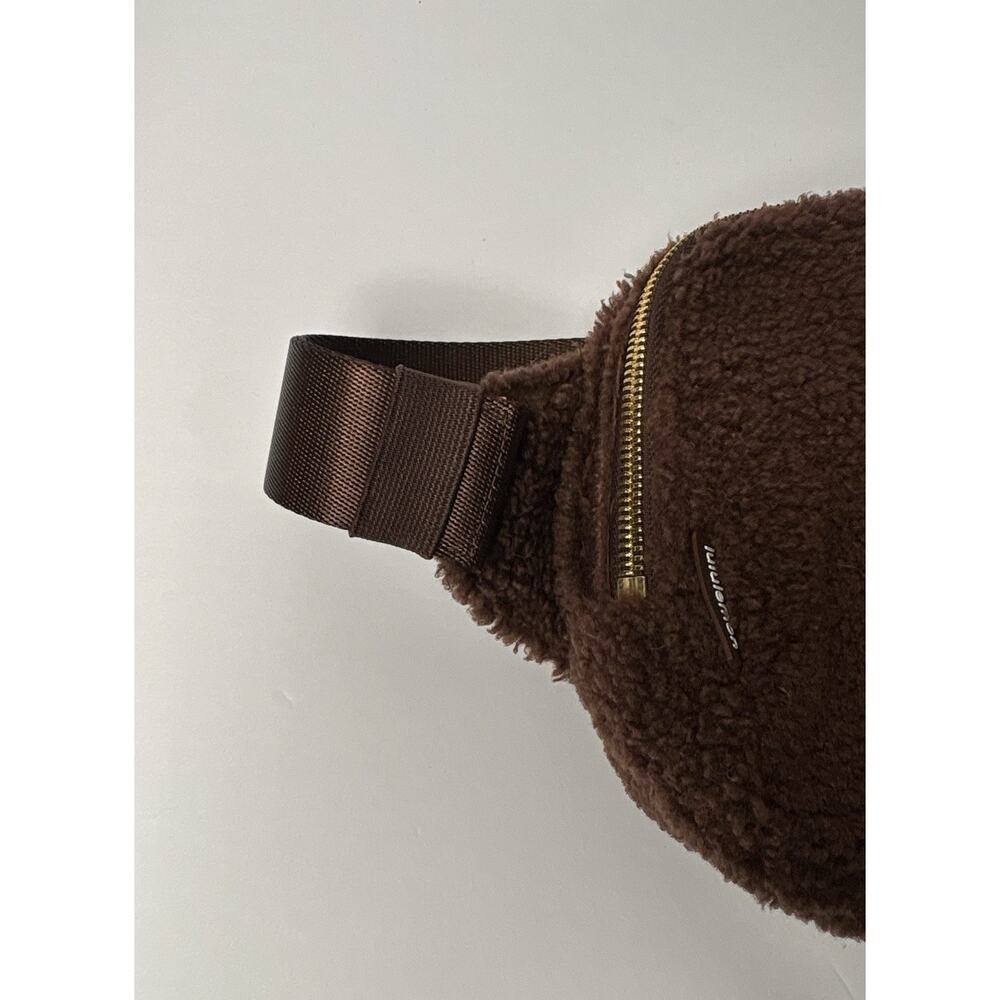 Lululemon Everywhere Belt Bag Fleece Brown - Picture 5 of 7